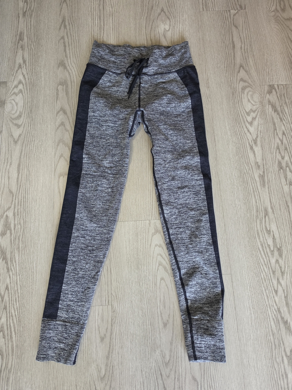 PINK Victoria's Secret Gray Heather Leggings with Dark Side Panels
